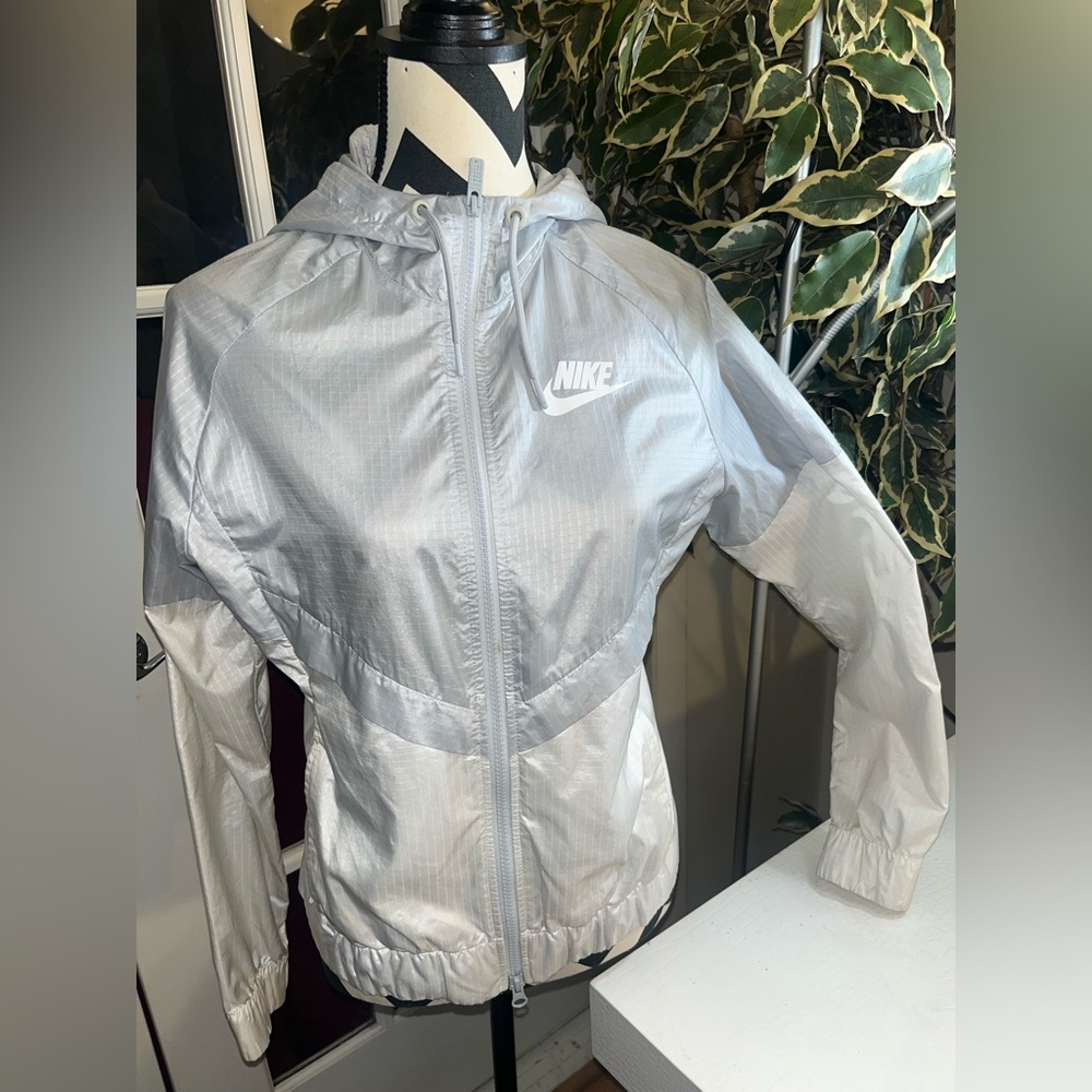 Women’s Grey & White Stylish Track hoodie Lightweight Jacket size small.